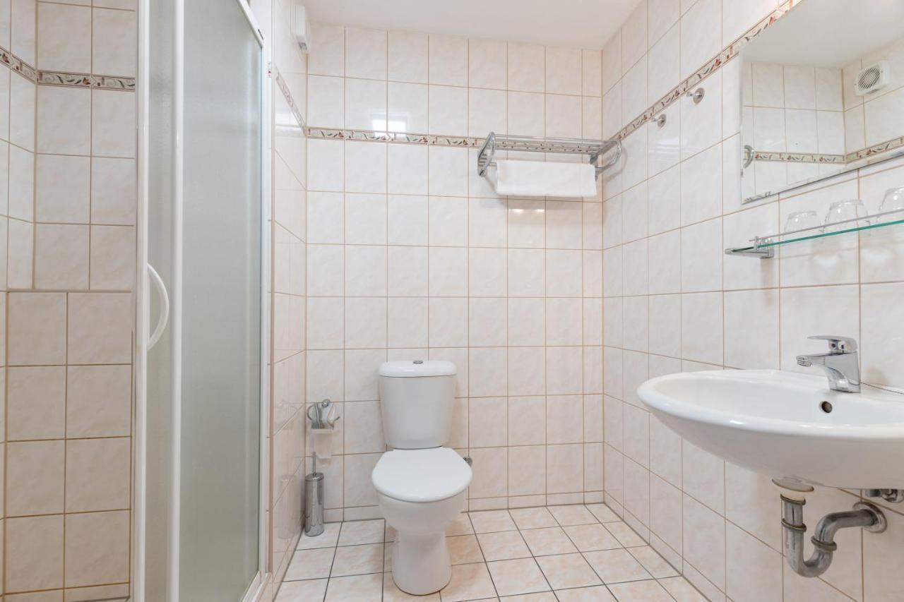 Active & Wellness Hotel Subterra Ostrov  Kültér fotó
