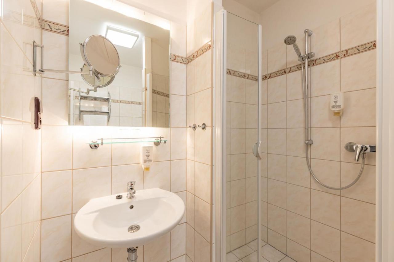 Active & Wellness Hotel Subterra Ostrov  Kültér fotó