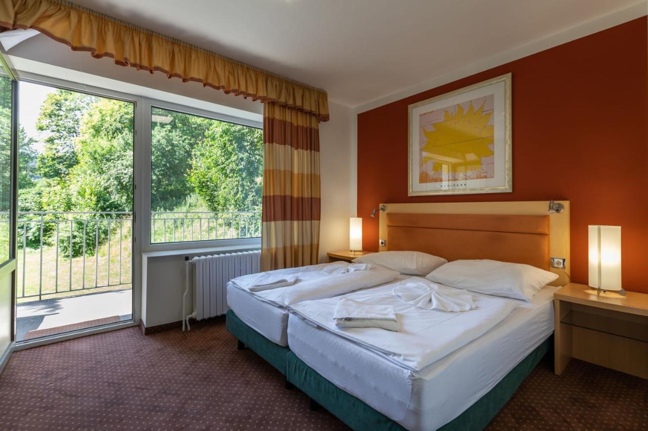 Active & Wellness Hotel Subterra Ostrov  Kültér fotó