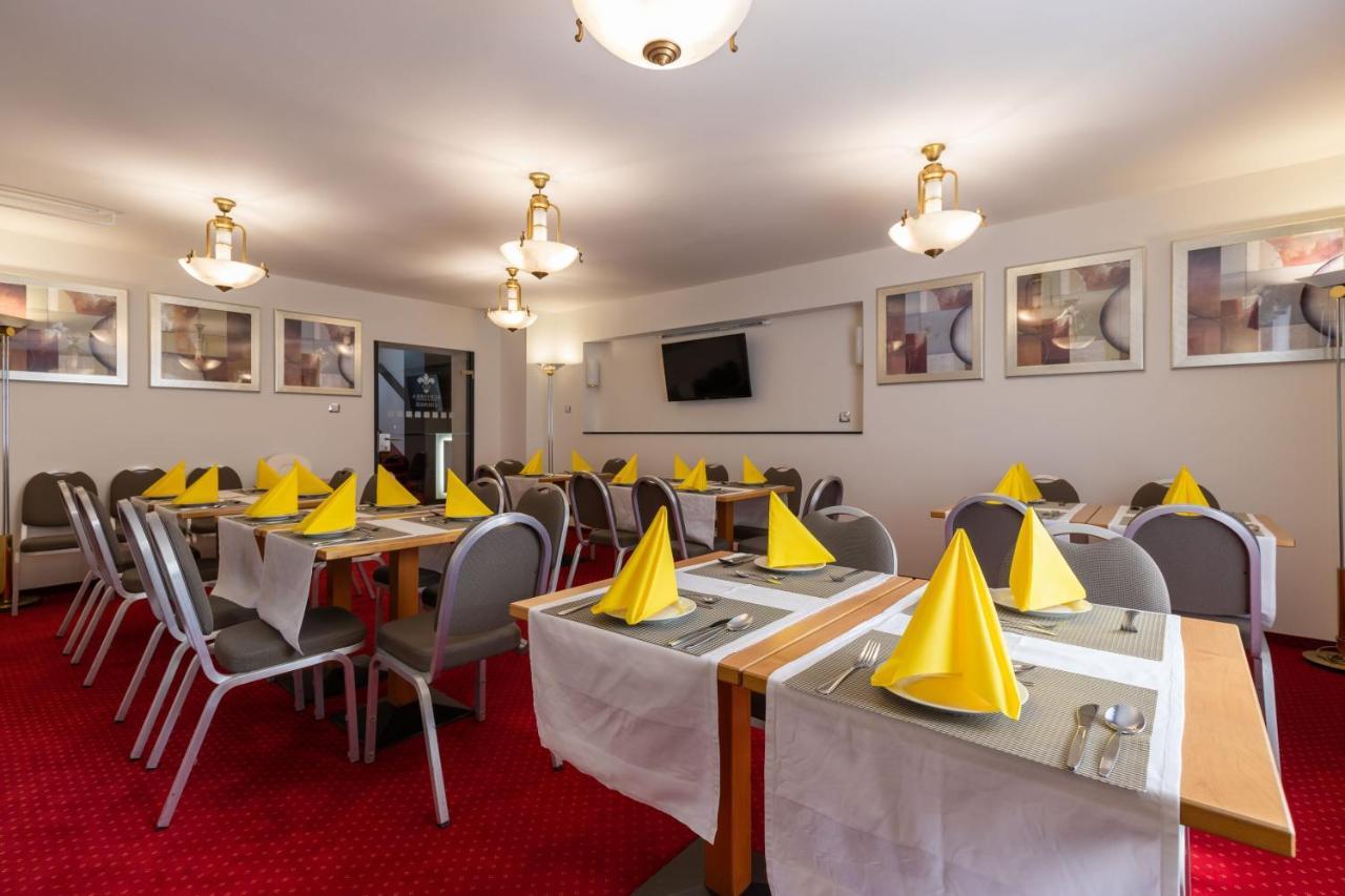 Active & Wellness Hotel Subterra Ostrov  Kültér fotó
