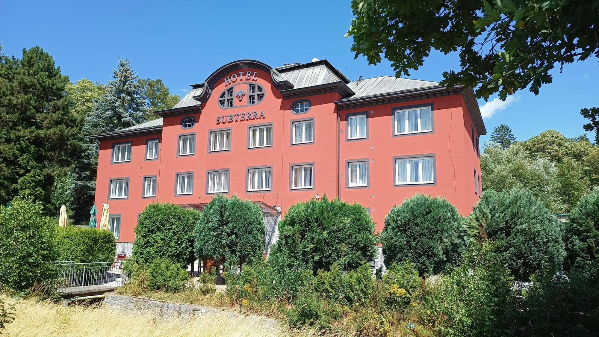 Active & Wellness Hotel Subterra Ostrov  Kültér fotó