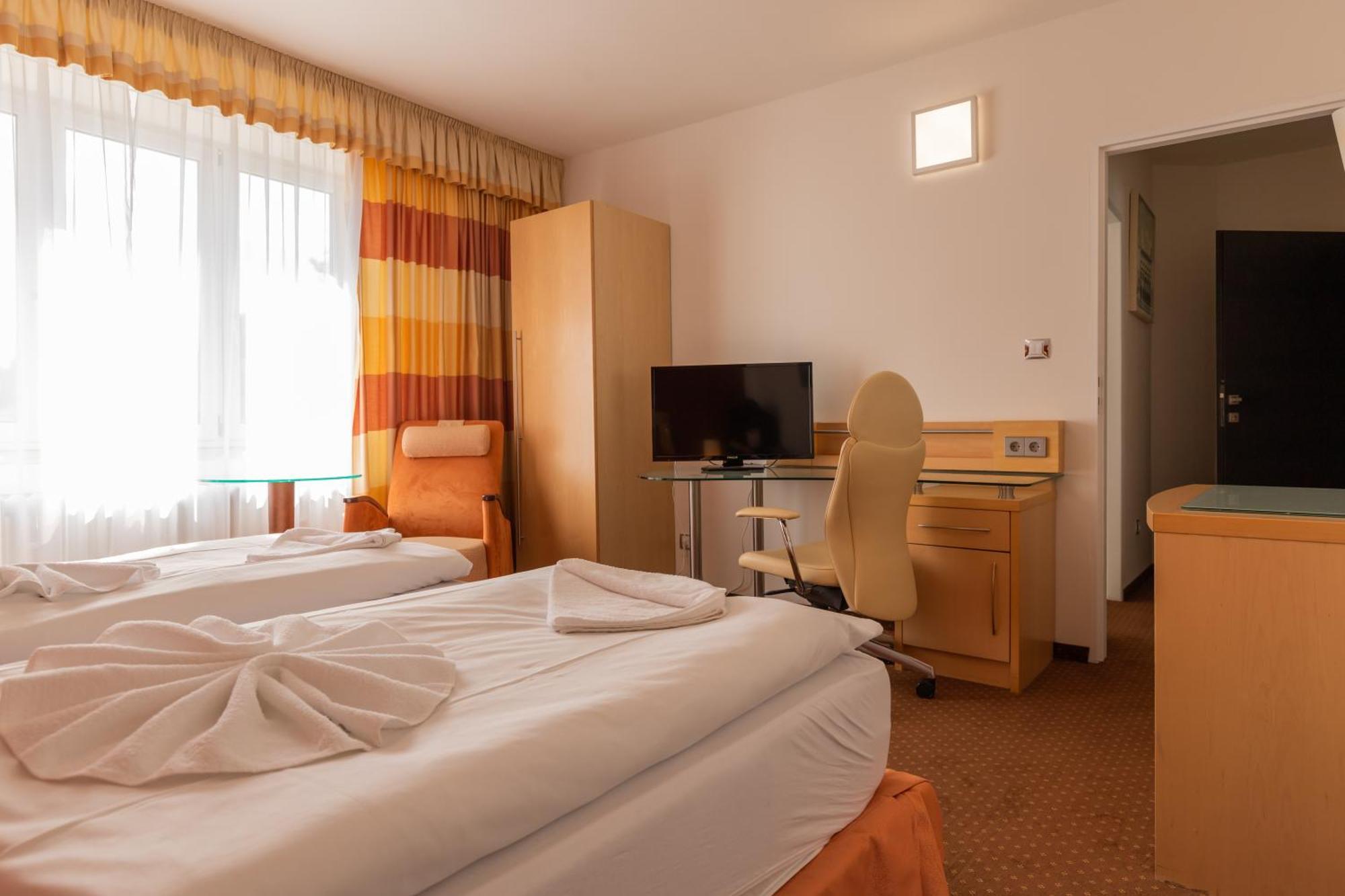 Active & Wellness Hotel Subterra Ostrov  Szoba fotó