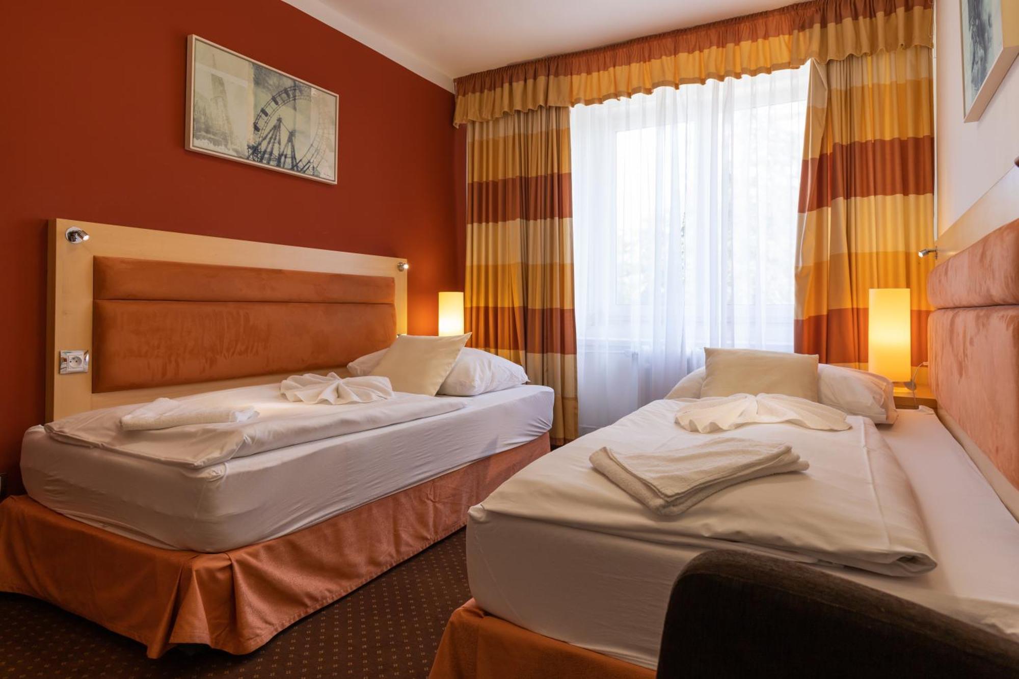 Active & Wellness Hotel Subterra Ostrov  Szoba fotó