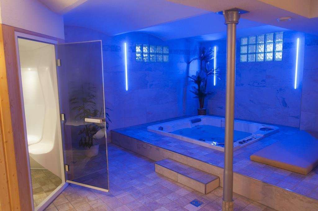 Active & Wellness Hotel Subterra Ostrov  Kültér fotó